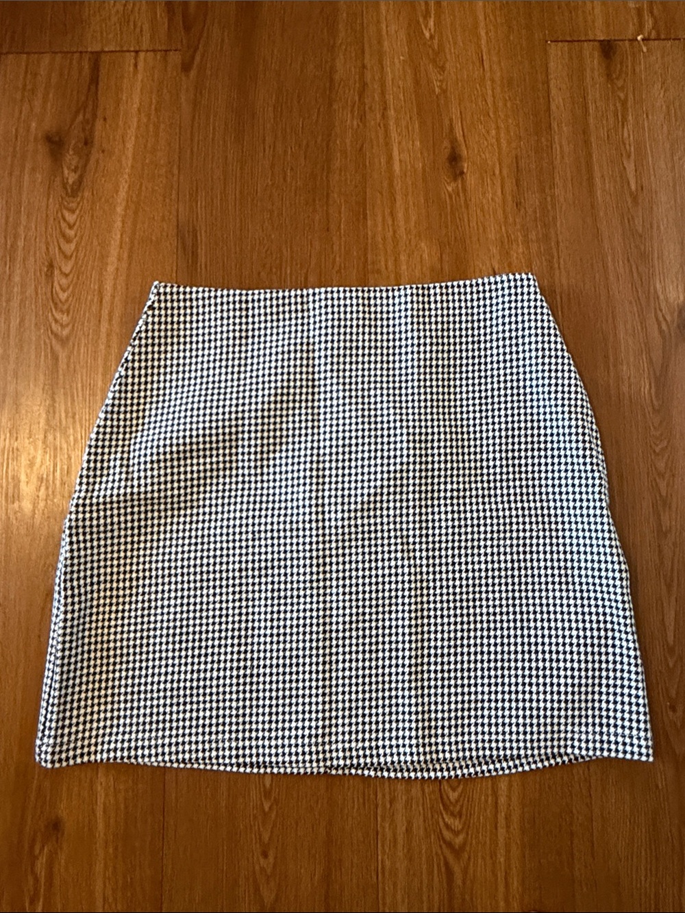 Houndstooth Mini Skirt - Black & White